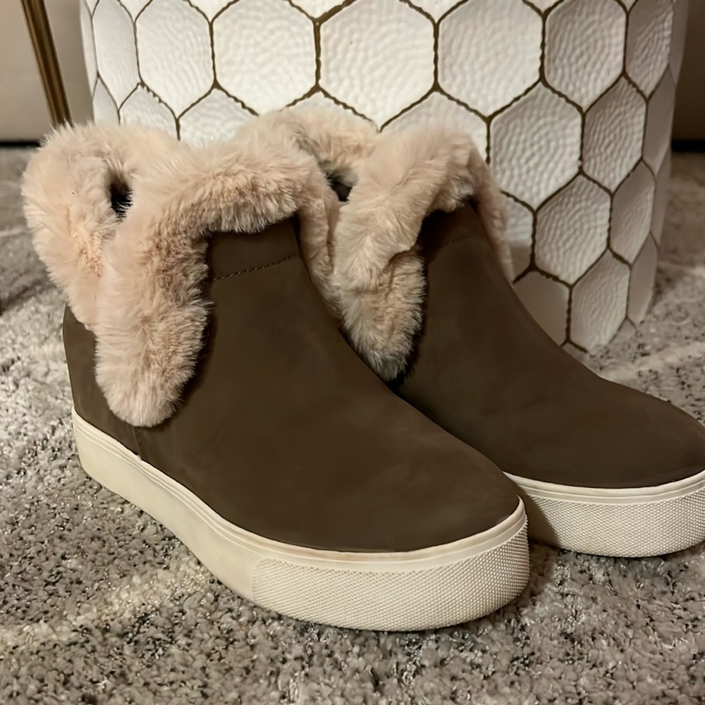 J Slides Platform Sneakers